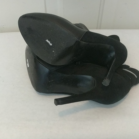 Size 8M Guess leather ankle boots - Picture 5 of 5